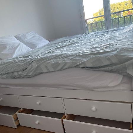 Lovely Bedroom Loft With Free Parking On Premise Буасси-Сен-Лежер Экстерьер фото