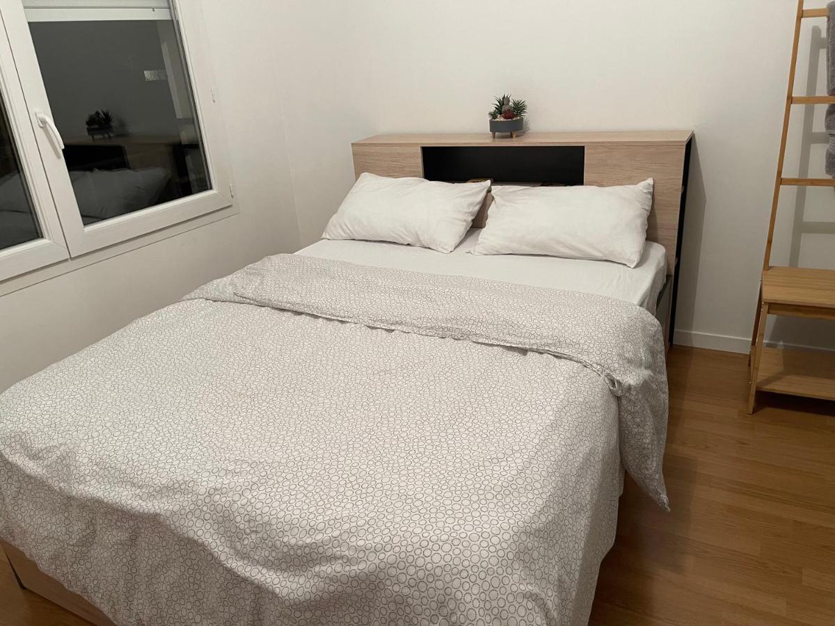 Lovely Bedroom Loft With Free Parking On Premise Буасси-Сен-Лежер Экстерьер фото