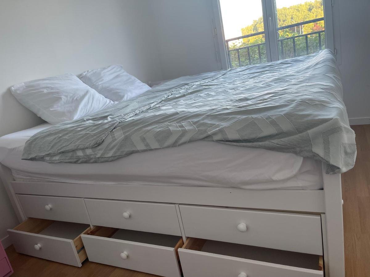 Lovely Bedroom Loft With Free Parking On Premise Буасси-Сен-Лежер Экстерьер фото
